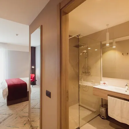 Ramada By Wyndham 4* Târgu Jiu