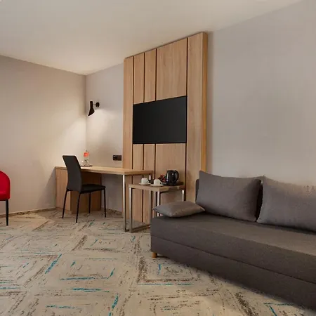 Ramada By Wyndham Hotel 4*